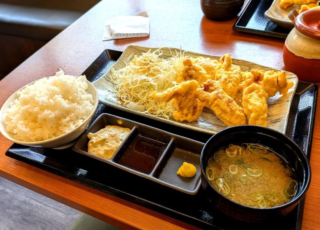 からやま川崎馬絹店のとり天定食